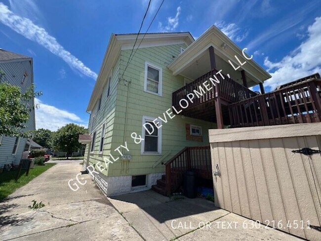 Building Photo - 663 Spruce St