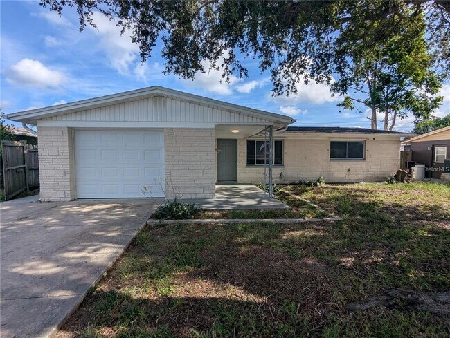 Primary Photo - 3911 Redwood Dr