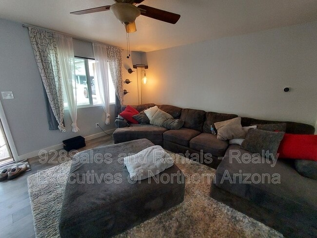 Building Photo - 4885 E Tomahawk Dr