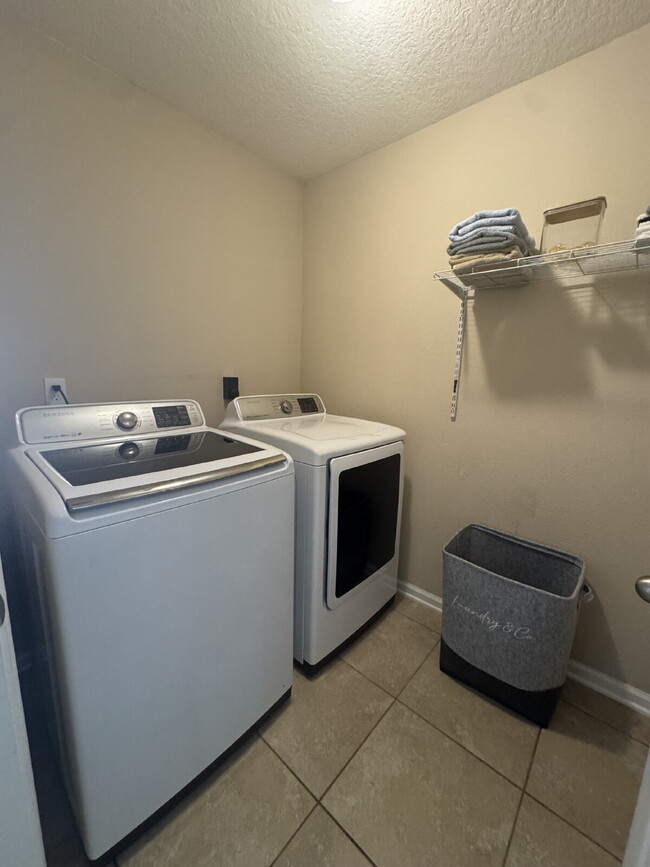 Building Photo - 4 Bedroom Home in Sandler Chase – Jacksonv...