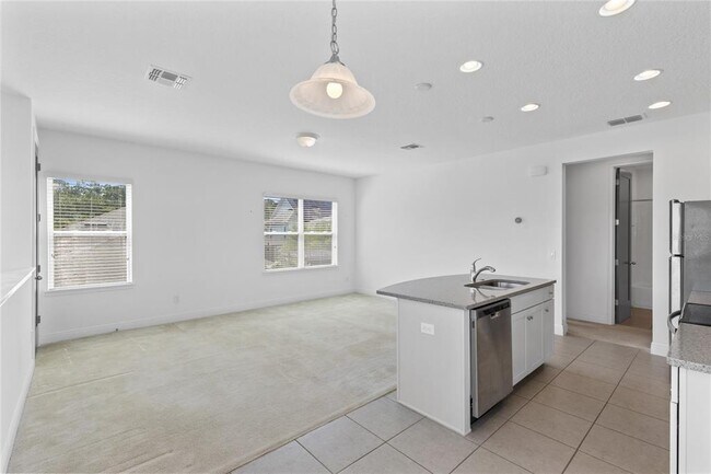 Building Photo - 13153 Lessing Ave