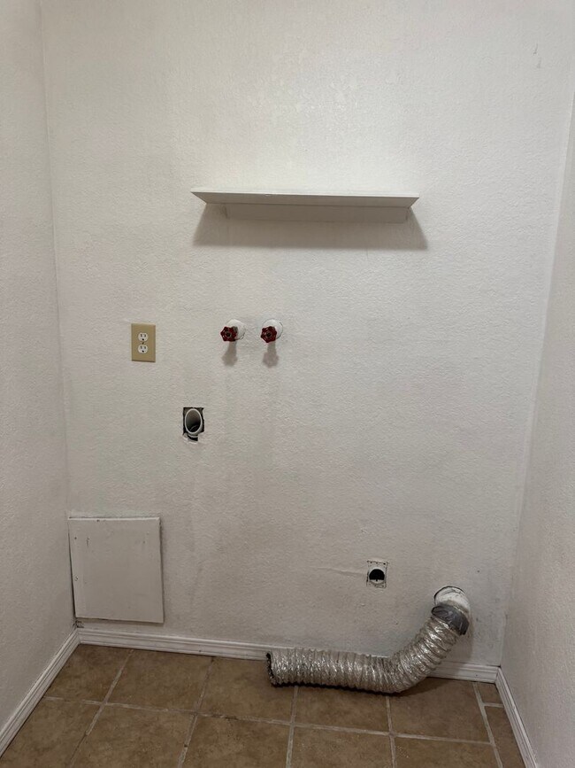 Building Photo - 3863 Bourne St