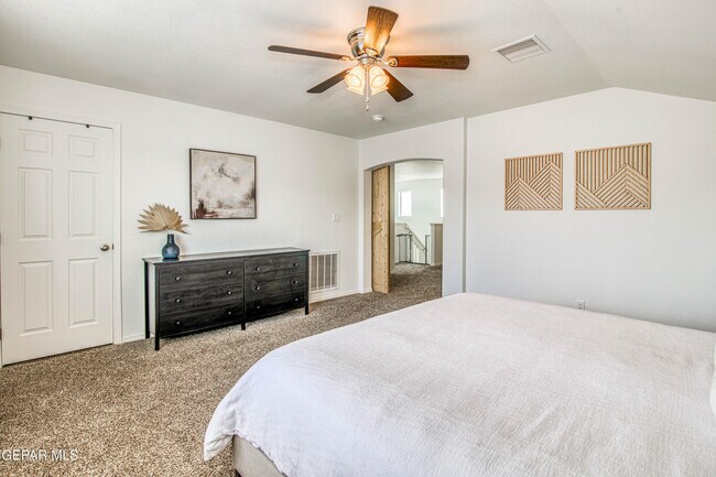 Building Photo - 7517 Red Cedar Dr