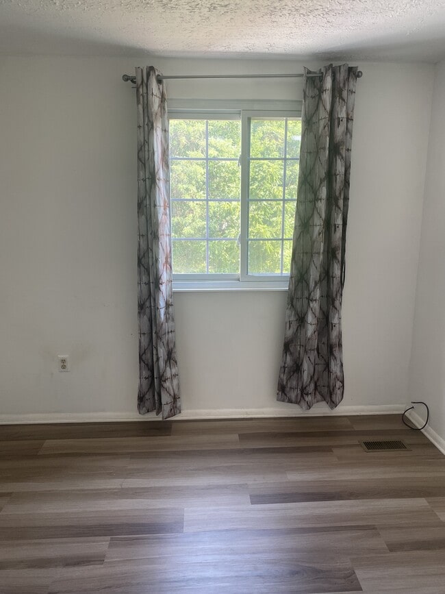 Building Photo - 9223 Redbridge Ct
