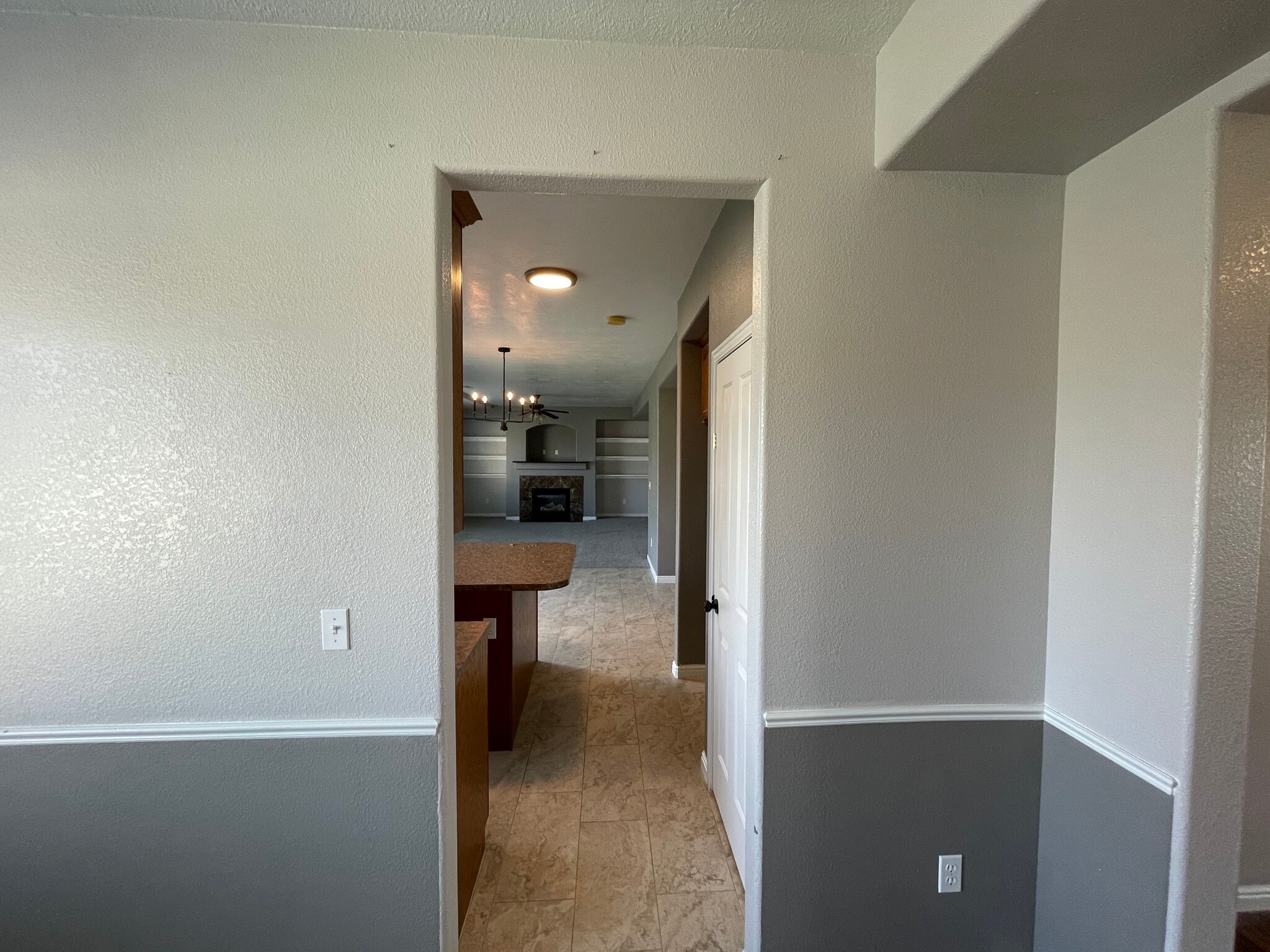 Building Photo - 435 W Regatta Ln