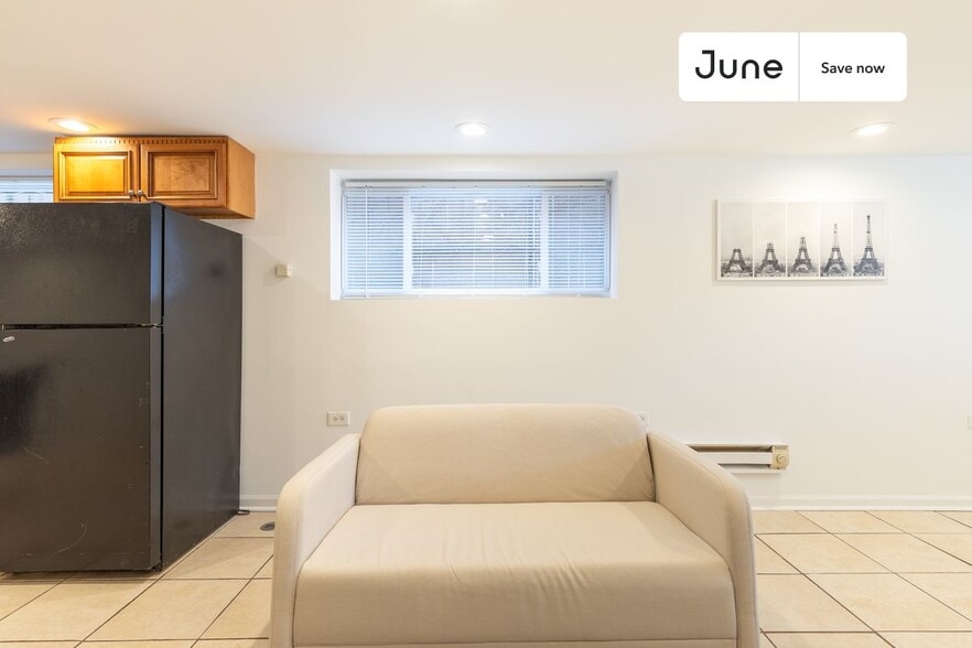 Building Photo - 1841 N Mozart St