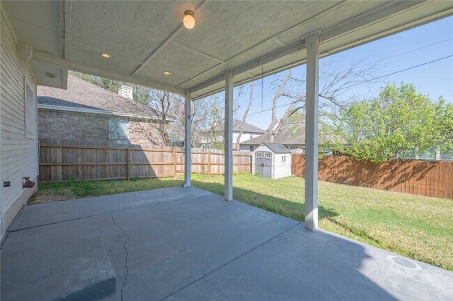 Building Photo - 1011 Gazania Dr