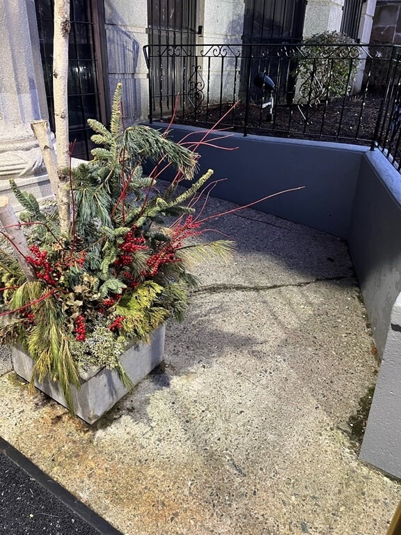 Building Photo - 469 Commonwealth Ave