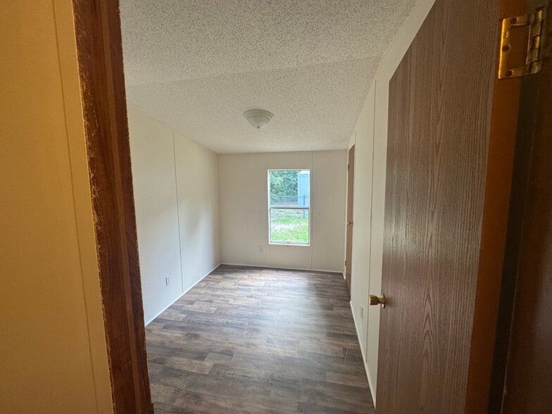 Building Photo - 1341 County Rd 1135