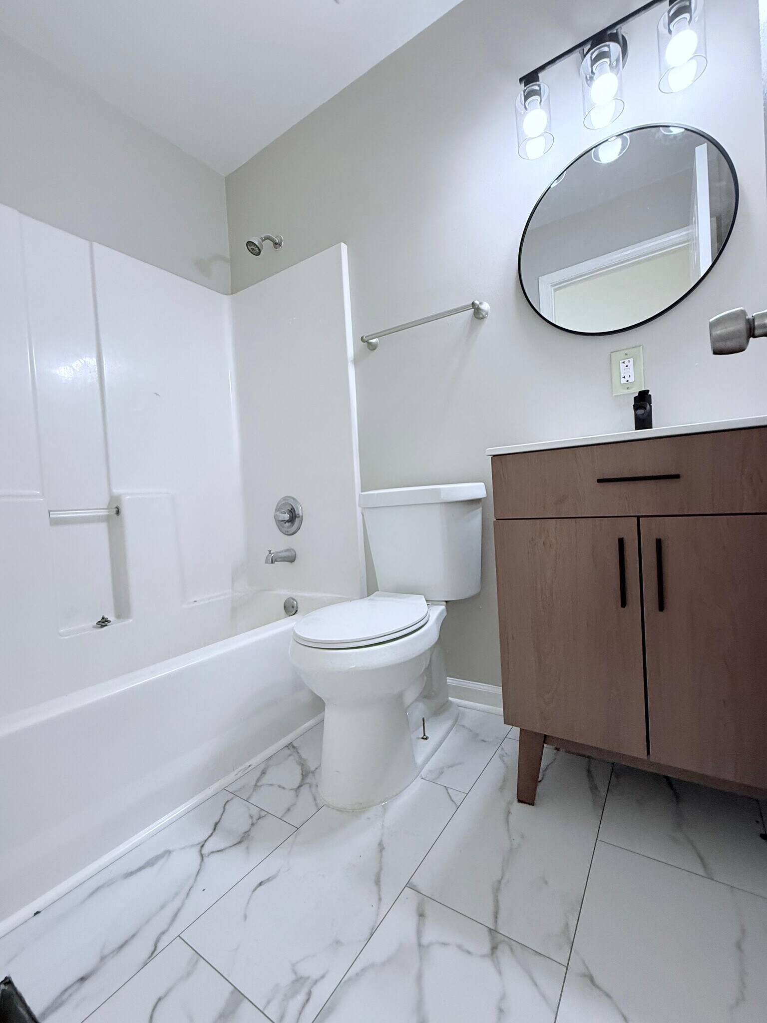 Building Photo - 1604 Roberts Dr SE