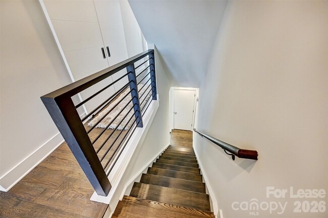 Building Photo - 1208 Minter Pl