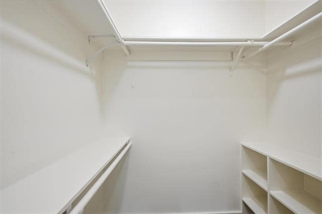 Building Photo - 607 E Day St