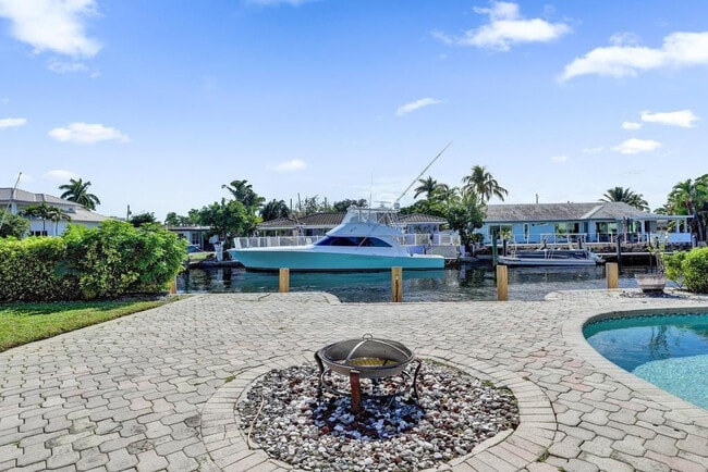 Building Photo - 2632 SE 10th Ct