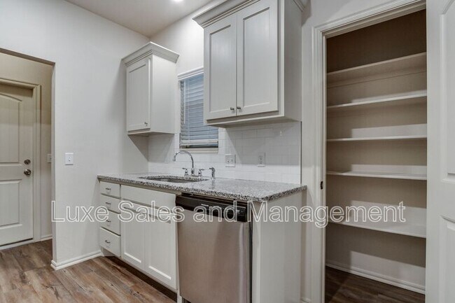 Building Photo - 437 Chalk Hill Ct