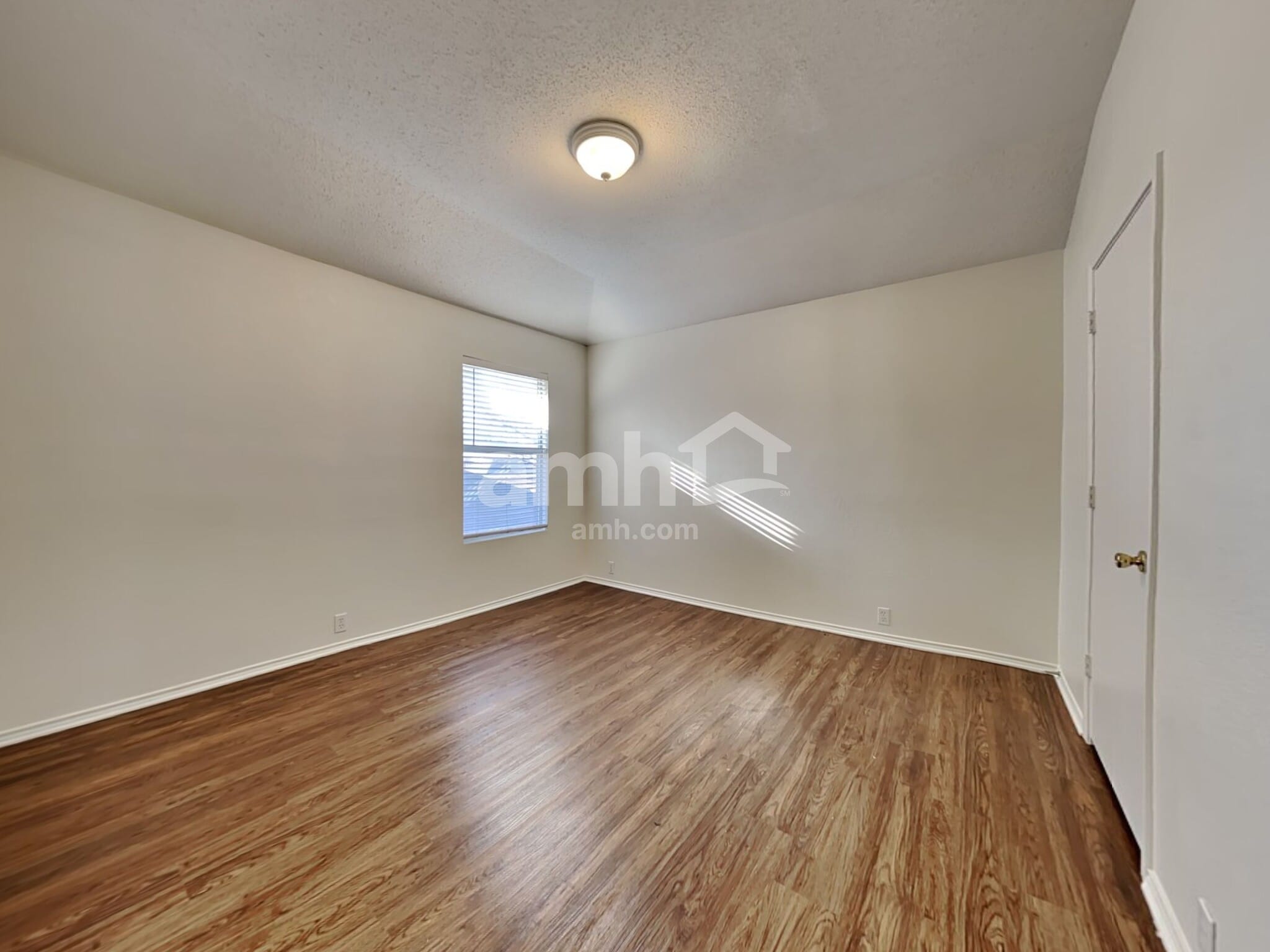 Building Photo - 214 High Pointe Ln