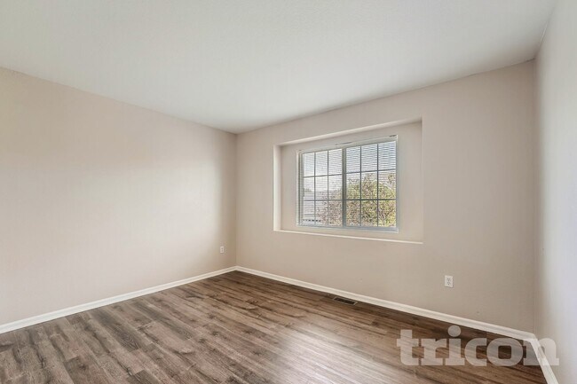 Building Photo - 10250 E 112th Way