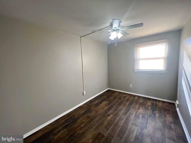 Building Photo - 371 Avon St