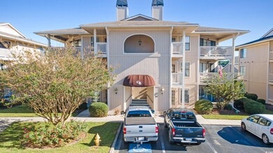 Building Photo - 4242 Pinehurst Cir