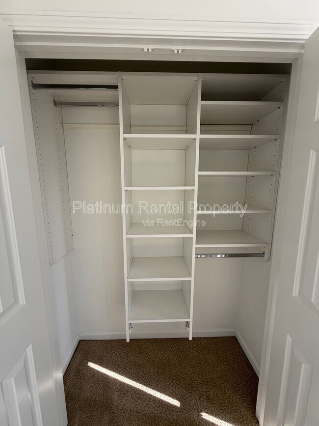 Building Photo - 7020 Grassmoor Grange Way