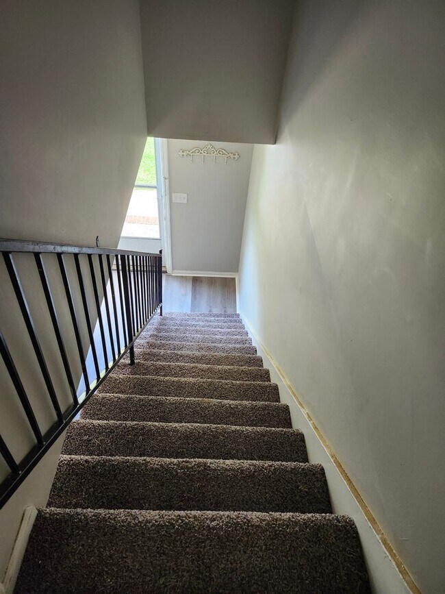 Building Photo - 778-780 Winding Hills Ln