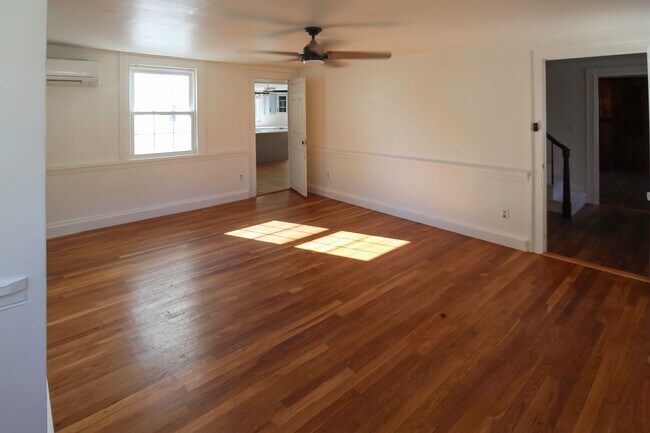 Building Photo - Beautiful 3-Bedroom Colonial on 1.3 Acres ...