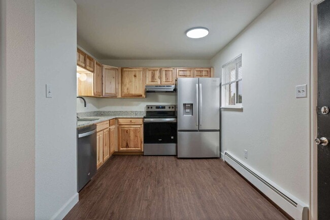 Building Photo - Renovated one bedroom ready in early August!