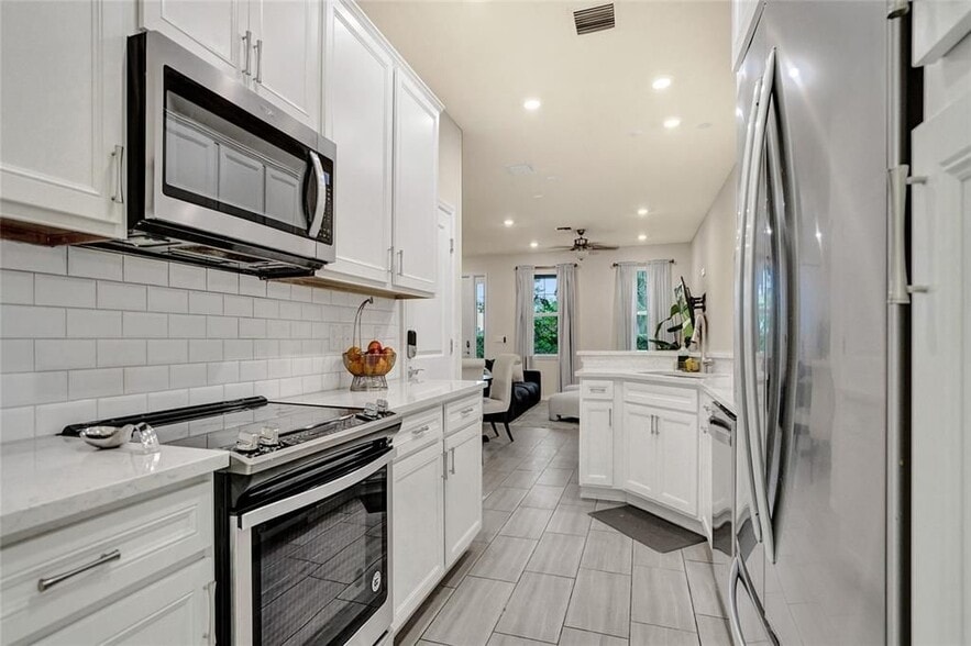 Building Photo - 5182 Eucalyptus Dr