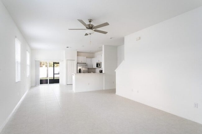 Building Photo - COMING SOON! APPLY NOW! 2BED 2.5BATH