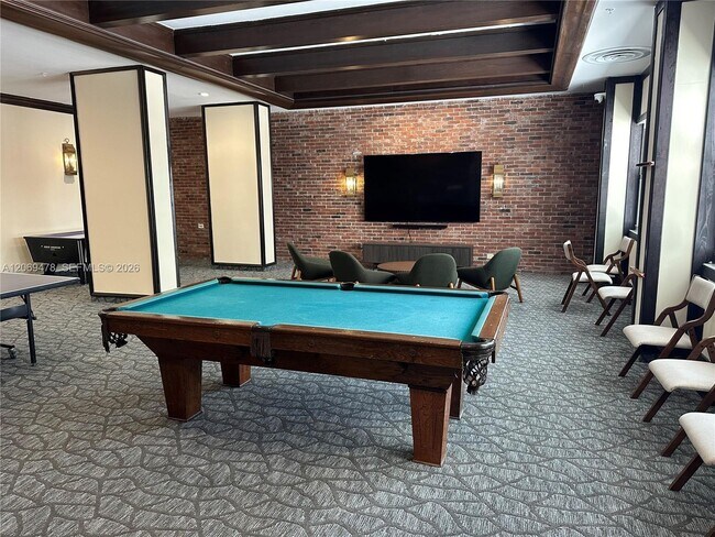 Building Photo - 6039 Collins Ave