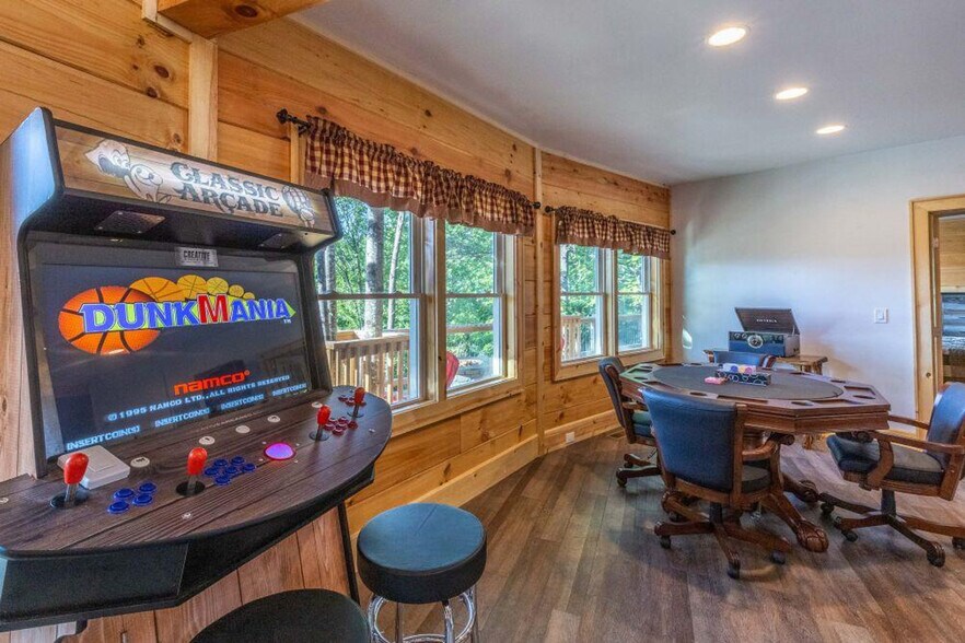 Building Photo - 267 Cattail Ln
