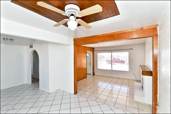 Building Photo - 7817 Caliche Dr