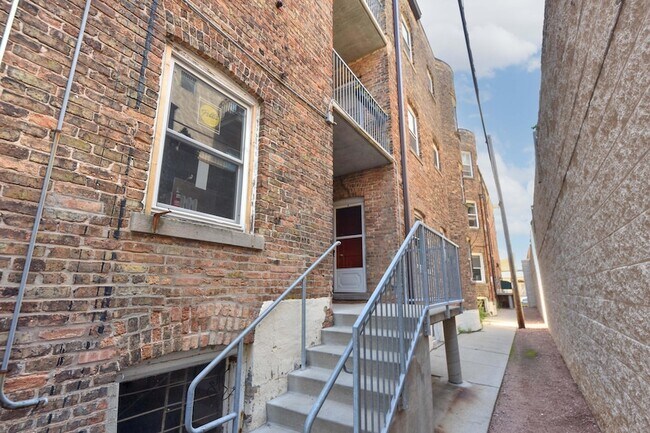 Building Photo - 1714 E Kane Pl