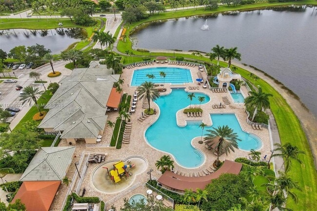 Building Photo - 1725 Winterberry Ln