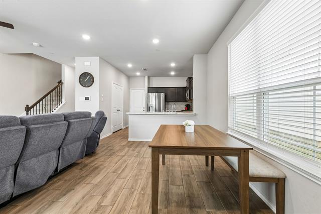 Building Photo - 3120 Providence Pl