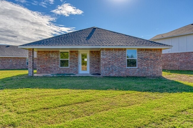 Building Photo - Brand New Construction! Lawn care provided!