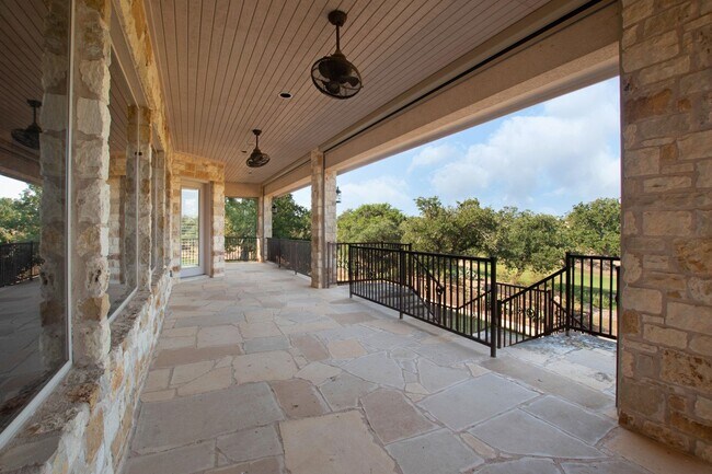 Building Photo - 101 Up There