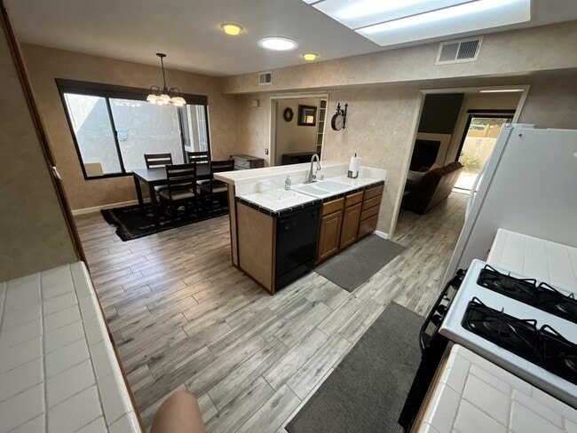 Building Photo - 44210 Anacapa Way