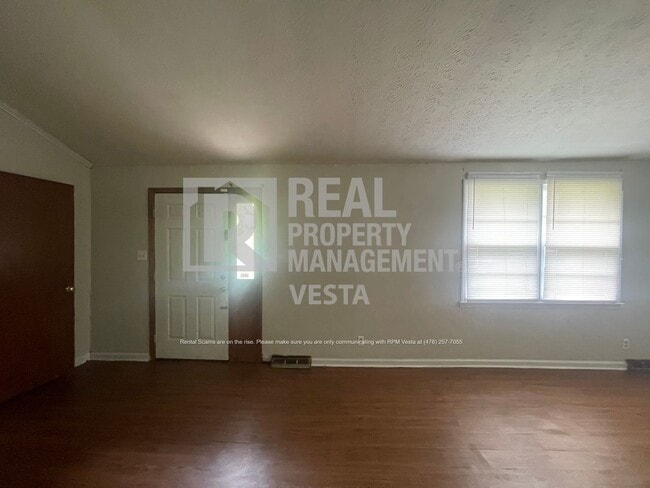 Building Photo - Solidly Built Three Bedroom House in West ...