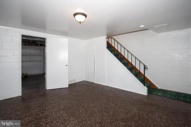 Building Photo - 6936 Blanche Rd