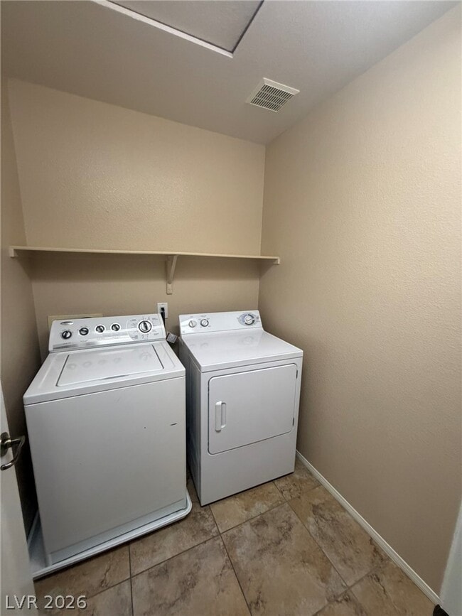 Building Photo - 10526 Cliff Lake St