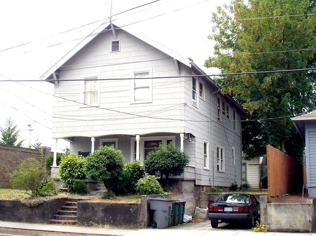 Photo of Property - 2015 Pre-renovations - Franklin Apartments