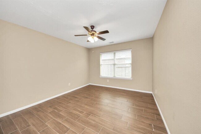 Building Photo - 1603 Martin Lake Dr