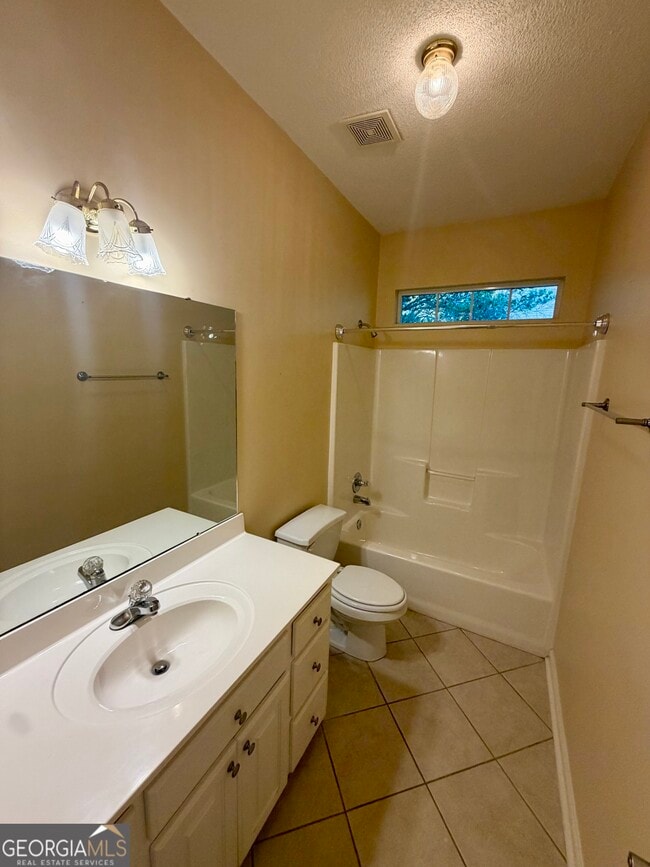 Building Photo - 213 Carrington Ln