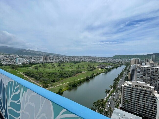 Building Photo - Fresh Waikiki Studio Unfurnished w/ secured parking & incredible amenities !