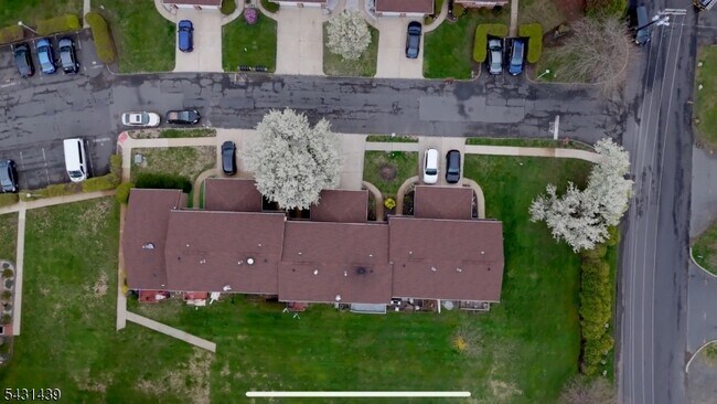 Building Photo - 3 Jefferson Dr