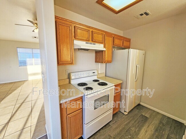 Building Photo - 1381 Ogallala St