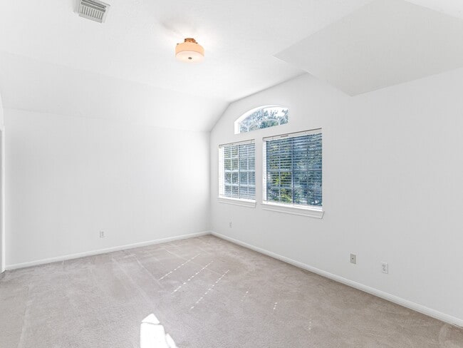 Building Photo - 5407 Lake Pl Dr