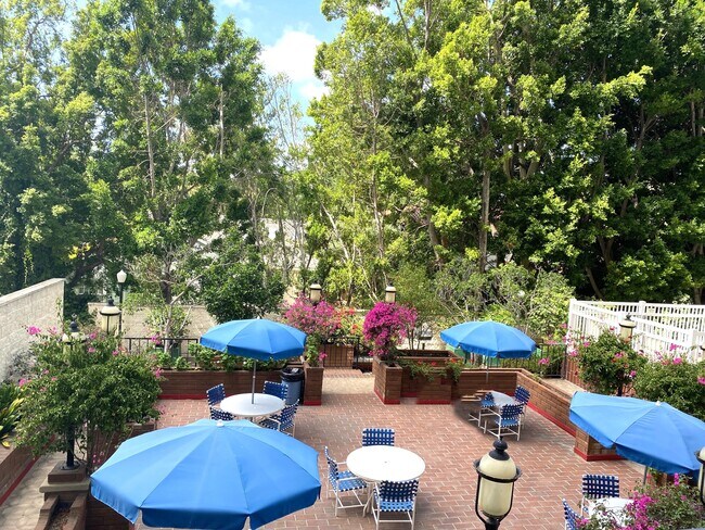 Building Photo - 10535 Wilshire Blvd