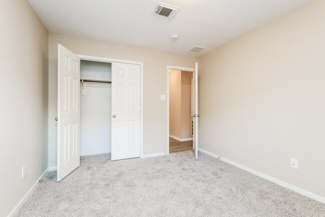 Building Photo - 21639 Kingston Terrace Ln