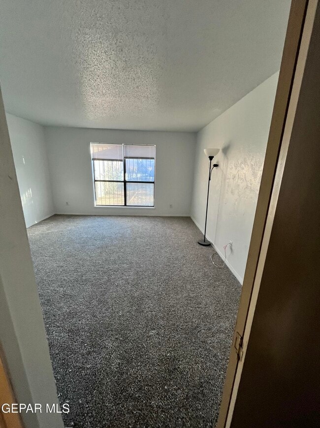 Building Photo - 10418 Ashwood Dr